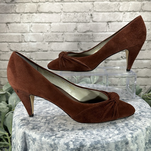 Worthington Cher Brown Suede Pleated-Knot Pointed Toe 3” Heels WMS 7.5M🤎NWOT🤎 - Picture 4 of 9